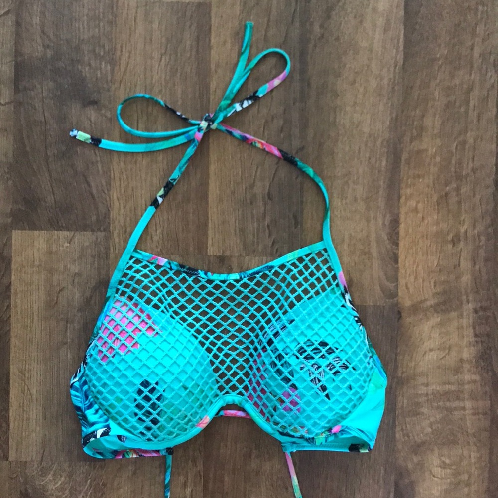 NWOT Shade and Shore bikini top